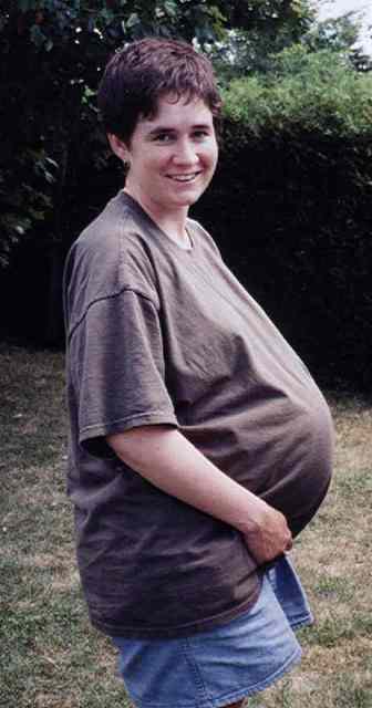 me-8-months-pregnant.jpg